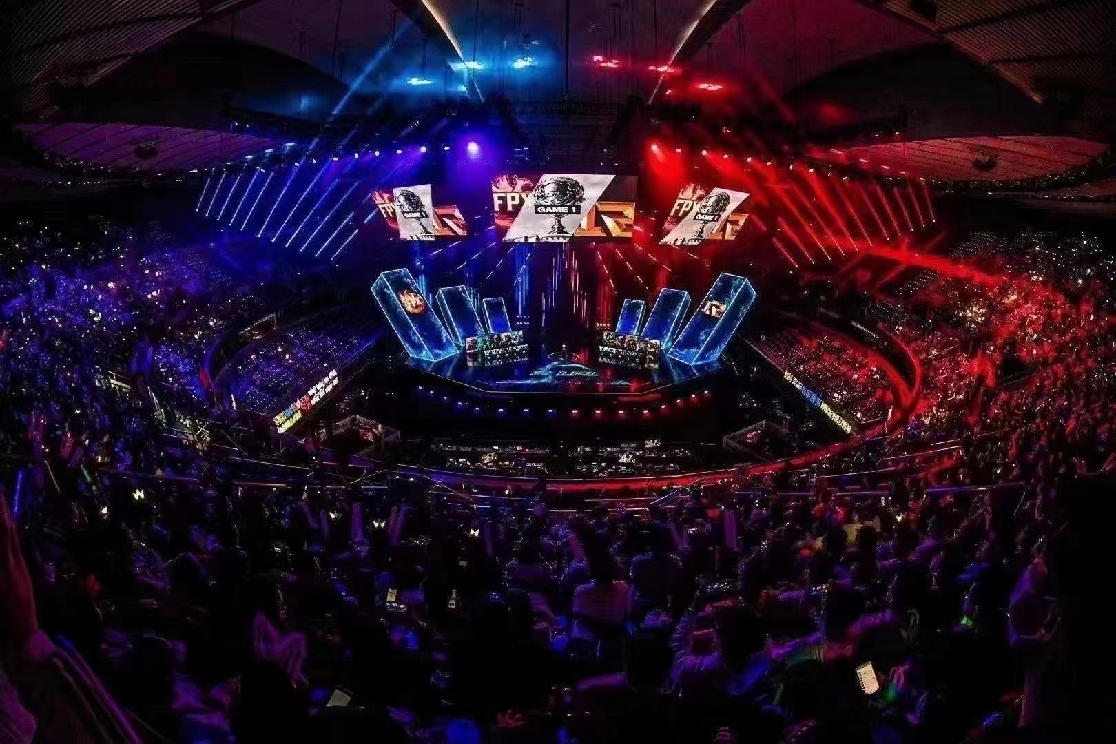 电竞老将退役潮来袭！S15全球总决赛后Uzi与Clearlove正式退役，新老交替开启电竞新篇章